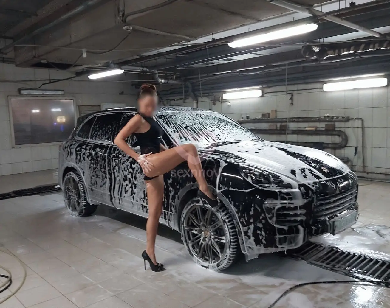 Автомойщица Автомойщица